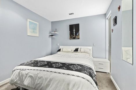 Photo of property in Dune, 2c/138 Oriental Parade, Oriental Bay, Wellington, 6011