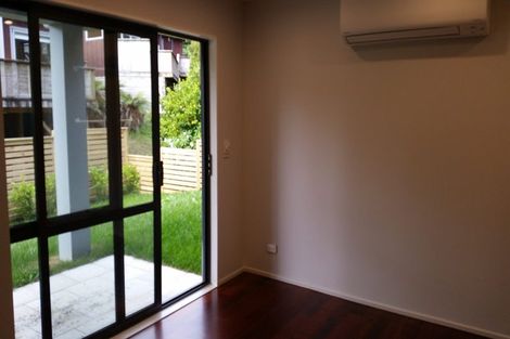 Photo of property in 9a Gwenand Place, Botany Downs, Auckland, 2010