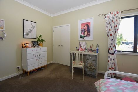 Photo of property in 18 Carrington Drive, Carterton, 5713