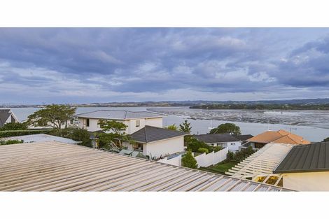 Photo of property in 107 Pah Road, Cockle Bay, Auckland, 2014