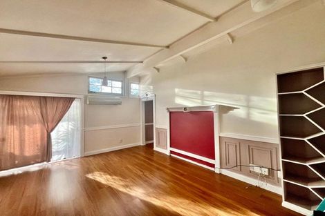 Photo of property in 8 John Walker Drive, Manurewa, Auckland, 2102