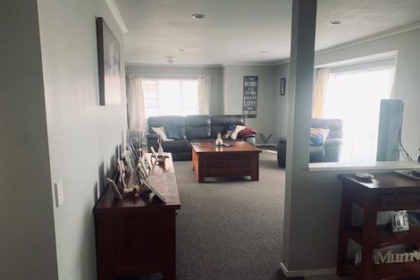 Photo of property in 39 Palmcrest Grove, Highland Park, Auckland, 2010