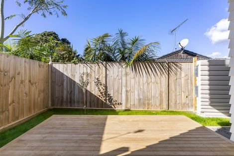 Photo of property in 16b Meadway, Sunnyhills, Auckland, 2010