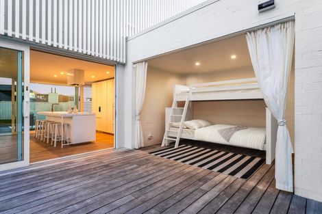 Photo of property in 16 Ida Way, Omaha, 0986