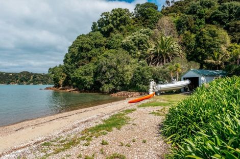 Photo of property in 92 Cowes Bay Road, Waiheke Island, 1971