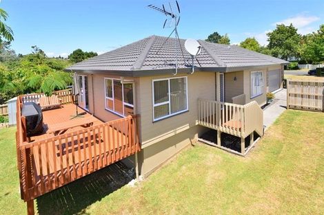 Photo of property in 97 Unsworth Drive, Unsworth Heights, Auckland, 0632