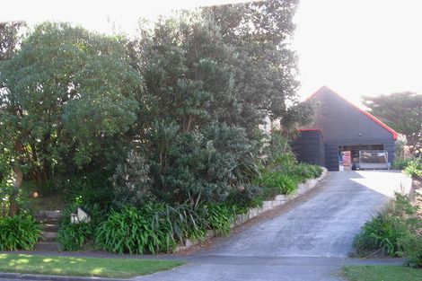 Photo of property in 5 Oratia Street, Waikanae Beach, Waikanae, 5036