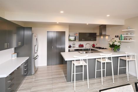 Photo of property in 2 Cannon Hill Crescent, Mount Pleasant, Christchurch, 8081