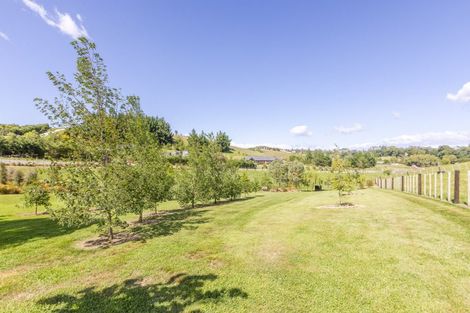 Photo of property in 22 Highlands Drive, Waipawa, 4277