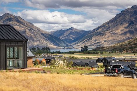 Photo of property in 19 Falconer Rise, Jacks Point, Queenstown, 9371