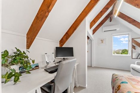 Photo of property in 6a D'oyly Drive, Stanmore Bay, Whangaparaoa, 0932