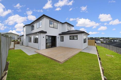 Photo of property in 1 Nola Dawn Avenue, Papakura, 2110