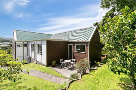 Photo of property in 9 Epping Grove, Karori, Wellington, 6012