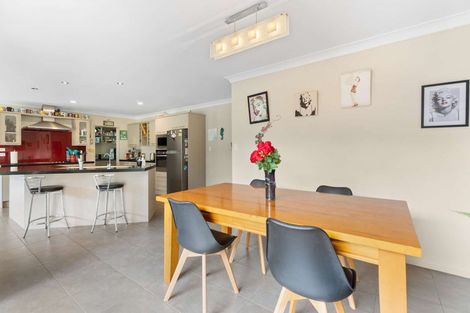 Photo of property in 5 Ernest Shackleton Place, Waiuku, 2123