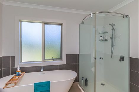 Photo of property in 14 Twin Peaks Grove, Koputaroa, Levin, 5575