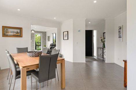 Photo of property in 17 Thornly Park Avenue, Mosgiel, 9024