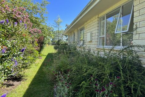 Photo of property in 60 Timaru Road, Waimate, 7924