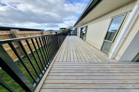 Photo of property in 19 Joseph Kokich Avenue, Swanson, Auckland, 0614