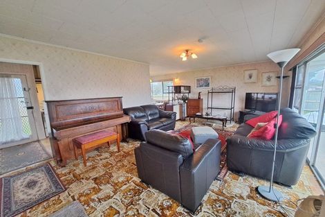 Photo of property in 94 Matipo Road, Te Atatu Peninsula, Auckland, 0610