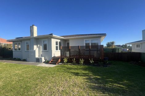 Photo of property in 15 Laird Street, Castlecliff, Whanganui, 4501