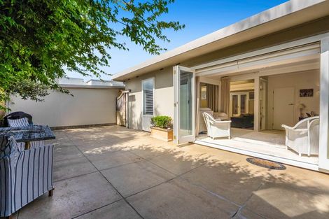 Photo of property in 4/252 Hurstmere Road, Takapuna, Auckland, 0622