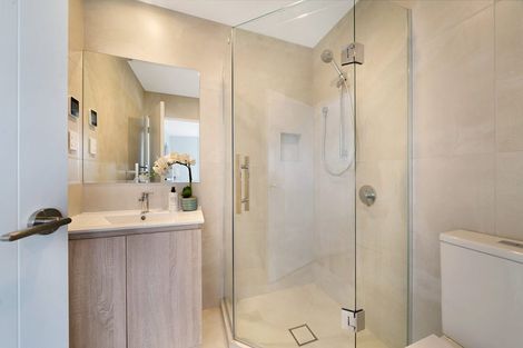 Photo of property in 8/105 Hobsonville Road, West Harbour, Auckland, 0618