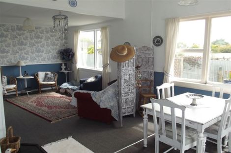 Photo of property in 15 Timaru Road, Waimate, 7924