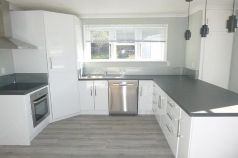 Photo of property in 121 Wellington Road, Wainuiomata, Lower Hutt, 5014