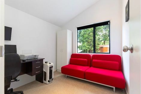 Photo of property in 220 Woodlands Park Road, Titirangi, Auckland, 0604