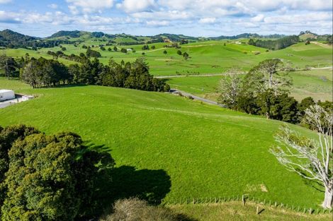 Photo of property in 1043 Whananaki Road North, Opuawhanga, Hikurangi, 0181