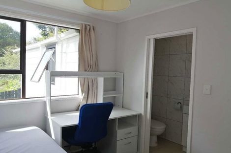 Photo of property in 4 Garner Place, Glenfield, Auckland, 0629