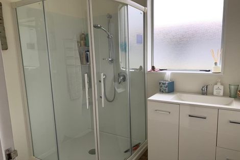 Photo of property in 52 Sarah Street, Waikawa Beach, Levin, 5573