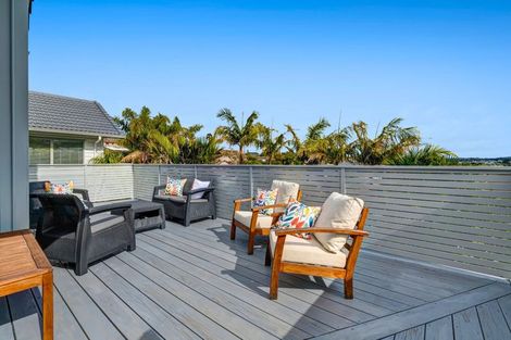 Photo of property in 57 Esther Place, Red Beach, 0932