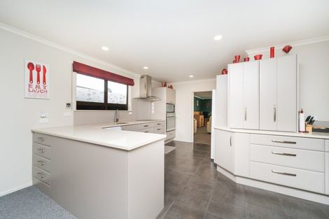 Photo of property in 24 Anakiwa Street, Kelvin Grove, Palmerston North, 4414