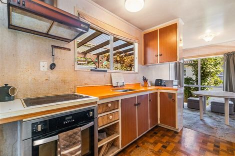 Photo of property in 8 Glucina Place, Glen Eden, Auckland, 0602