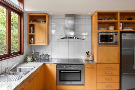 Photo of property in 1a Gillean Street, Havelock North, 4130