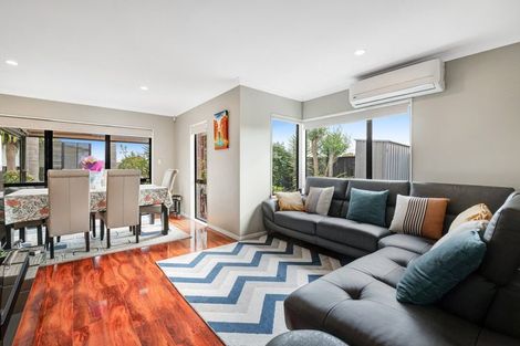 Photo of property in 2/26 James Street, Bayview, Auckland, 0629