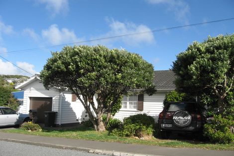 Photo of property in 9 Longcroft Terrace, Newlands, Wellington, 6037