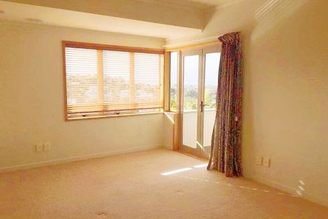 Photo of property in 8 Rosella Place, Murrays Bay, Auckland, 0630