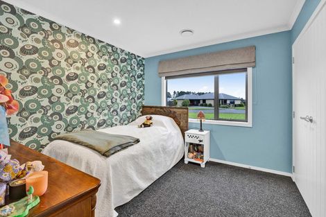 Photo of property in 7 Mercade Close, Stratford, 4332