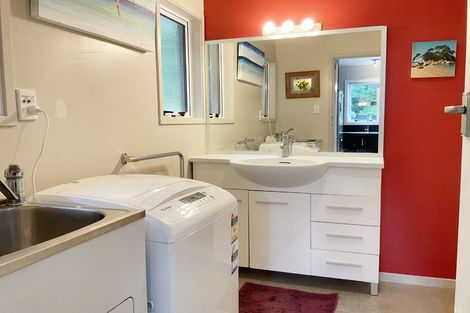 Photo of property in 11 Upper Cross Street, Raglan, 3225