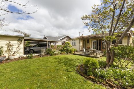 Photo of property in 32 Saint Johns Avenue, Palmerston North, 4414