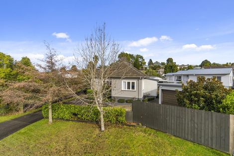 Photo of property in 2 Buisson Glade, West Harbour, Auckland, 0618