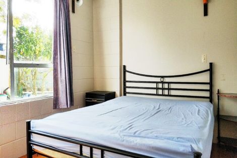 Photo of property in 5a Bolton Street, Blockhouse Bay, Auckland, 0600