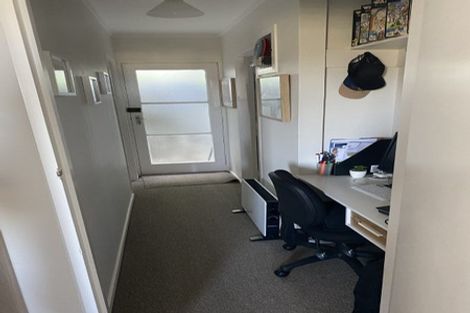 Photo of property in 5a Jerome Way, Crofton Downs, Wellington, 6035