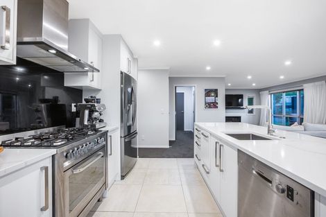 Photo of property in 17 Kepler Way, Aotea, Porirua, 5024