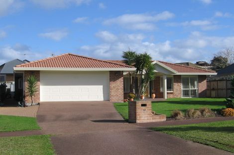 Photo of property in 10 Connemara Court, West Harbour, Auckland, 0618