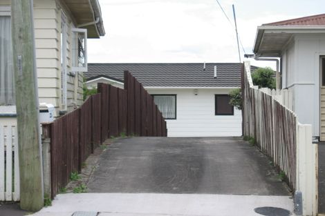 Photo of property in 22a Lynbrooke Avenue, Blockhouse Bay, Auckland, 0600