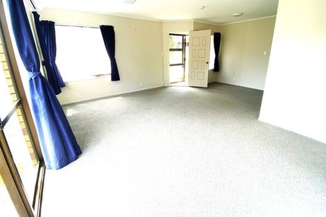 Photo of property in 1/15 Kurnell Drive, Botany Downs, Auckland, 2010