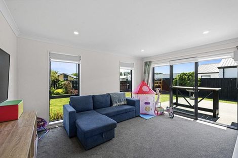 Photo of property in 123 Prestons Park Drive, Marshland, Christchurch, 8083
